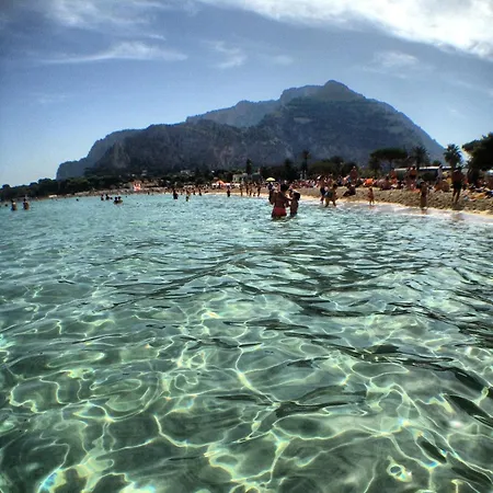 Terrazza 3f Mondello بيت للعطل باليرمو